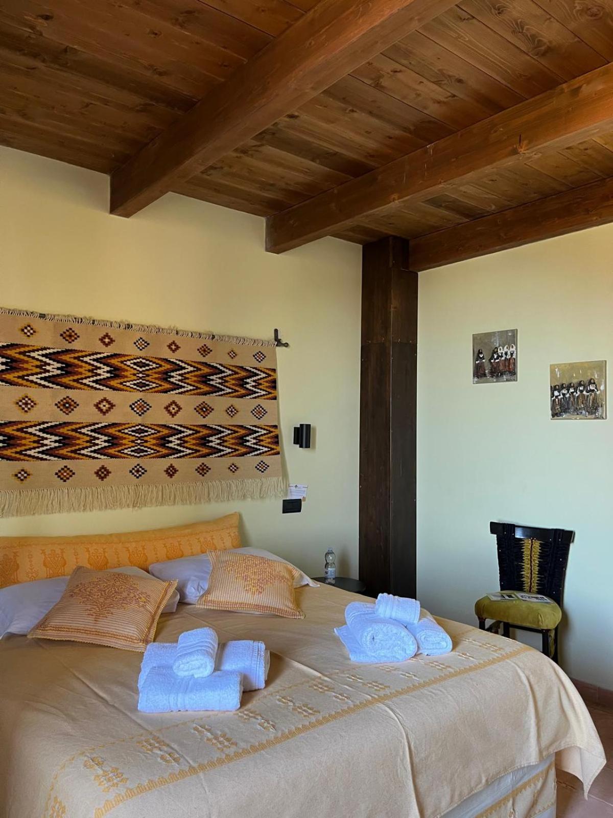 Casa Ziranu Sa Domo E Su Cantaru Orani Esterno foto